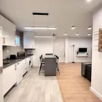 Macasta Suite